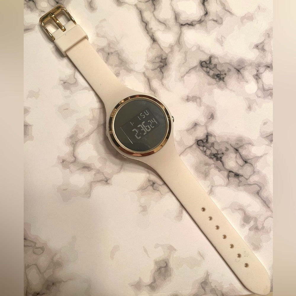 Francesca’s Digital White Silicone Rubber Band Gold Dial Accent Watch - Picture 1 of 11